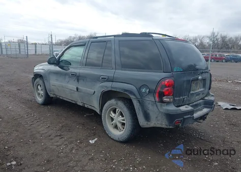2005 Chevrolet Trailblazer Ls z USA, uszkodzony, nr VIN 1GNDT13S452273165